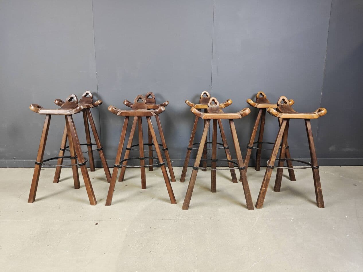 Zestaw ośmiu stołków barowych brutalistycznych, brązowy, drewno, Hiszpania, lata 60. - 270292
