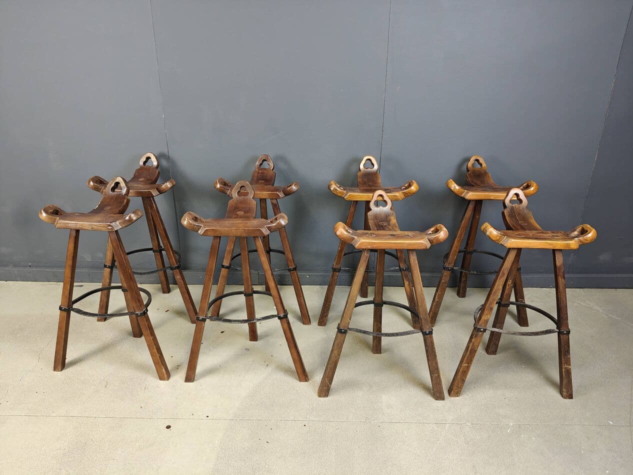 Zestaw ośmiu stołków barowych brutalistycznych, brązowy, drewno, Hiszpania, lata 60. - 270293