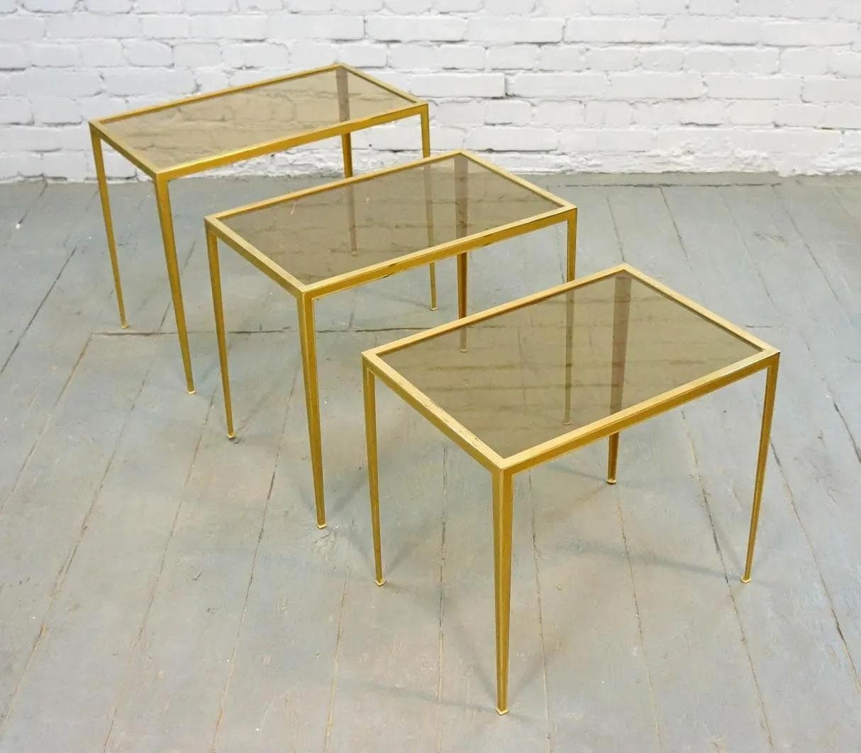 Komplet trzech stolików, mosiądz złocisty, szkło przezroczyste, Vereinigte Werkstätten, Niemcy, lata 60. - 19267