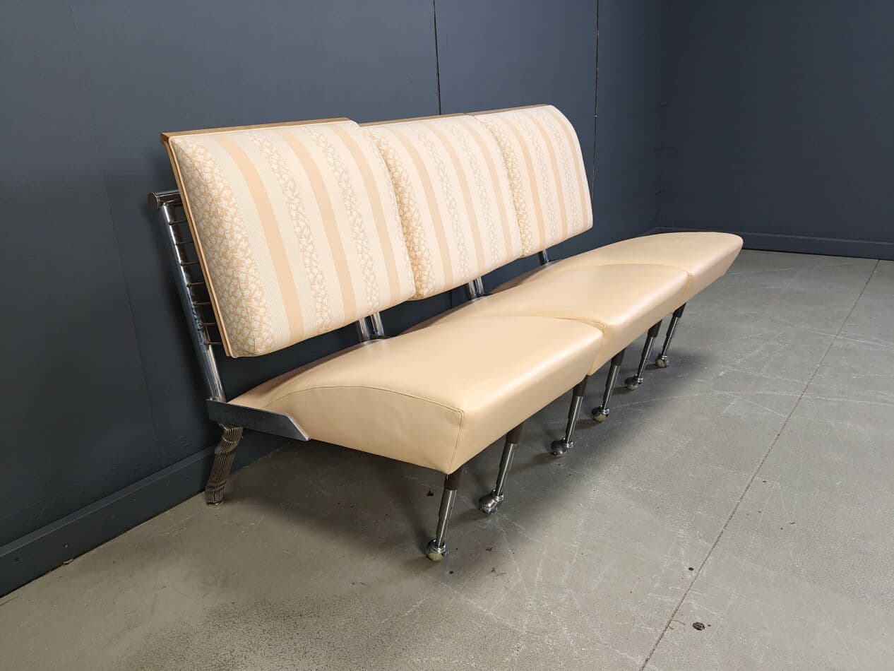 Zestaw wypoczynkowy rzeźbiarski, beżowy, winyl chromowany, szkło, metal złocony, Belgia, lata 90. - 269958