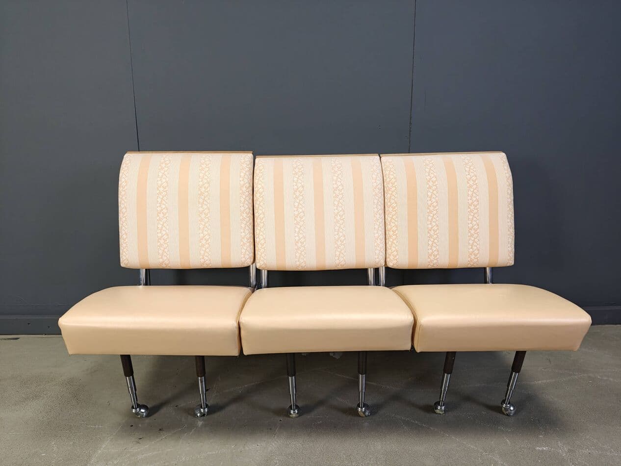 Zestaw wypoczynkowy rzeźbiarski, beżowy, winyl chromowany, szkło, metal złocony, Belgia, lata 90. - 269959