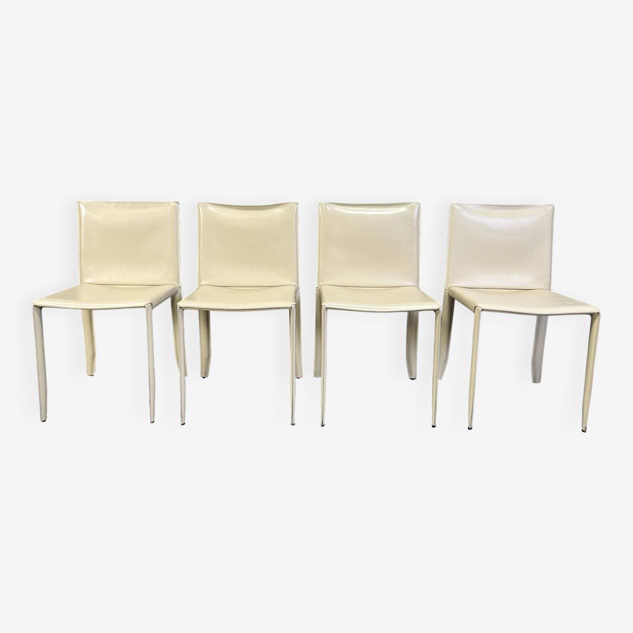 Zestaw czterech krzeseł jadalnianych, skóra beżowa, Włochy, lata 80. - 269870