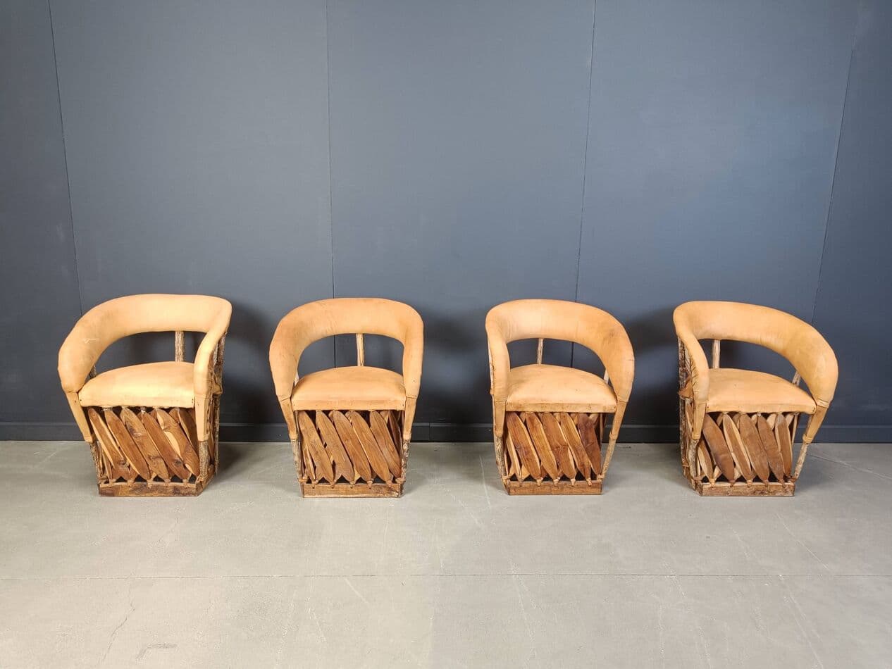 Zestaw sześciu krzeseł jadalnianych Equipale, skóra naturalna beżowa, drewno, Meksyk, lata 70. - 269612