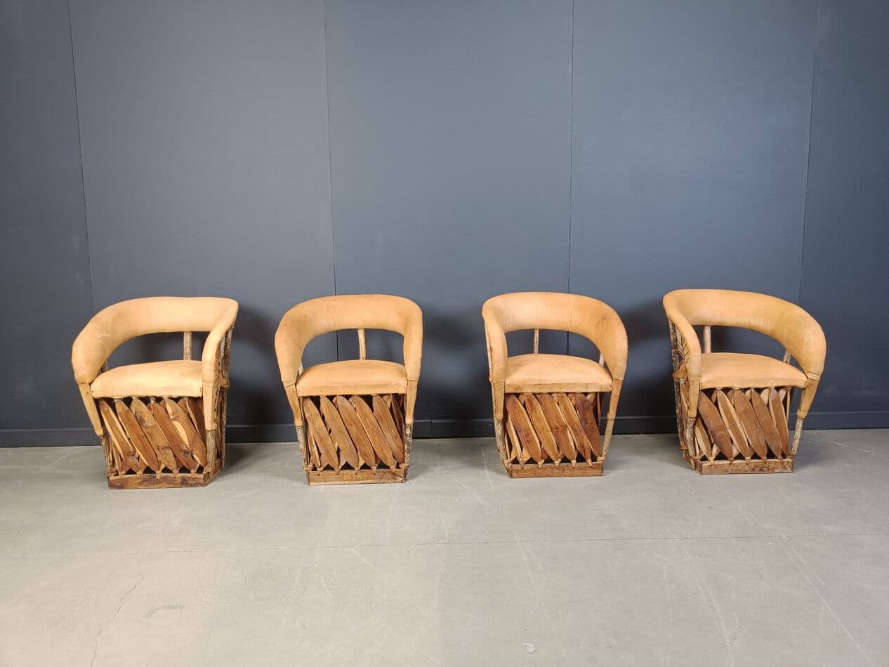 Zestaw sześciu krzeseł jadalnianych Equipale, skóra naturalna beżowa, drewno, Meksyk, lata 70. - 269611