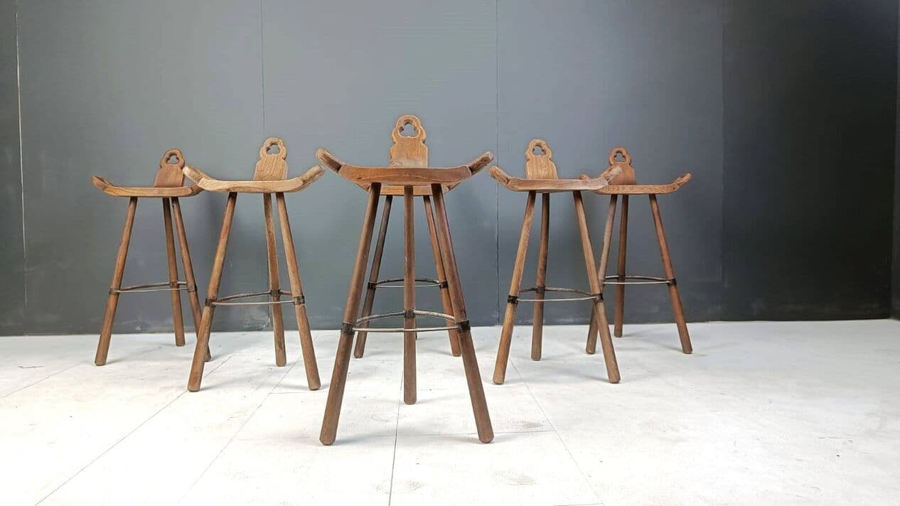 Zestaw sześciu stołków barowych brutalistycznych, drewno brązowy, Hiszpania, lata 60. - 273917