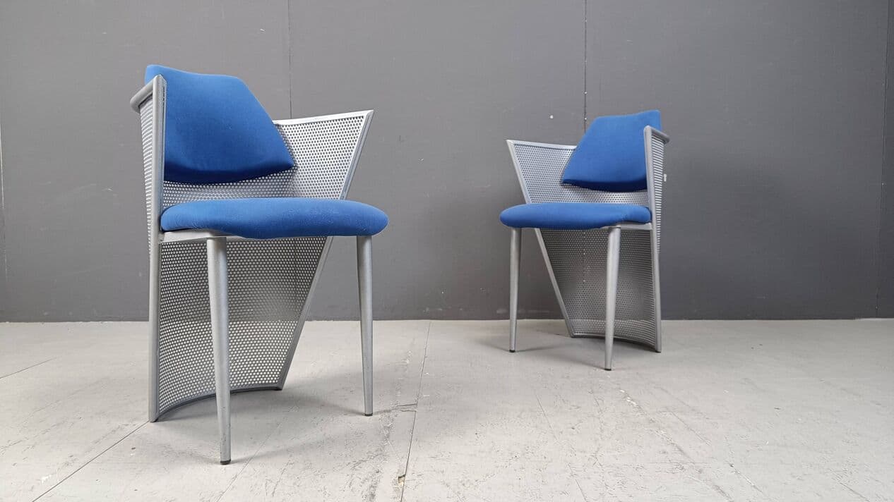 Zestaw sześciu krzeseł z podłokietnikami postmodernistycznych, tkanina niebieska, stal, Belgia, lata 80. - 269499