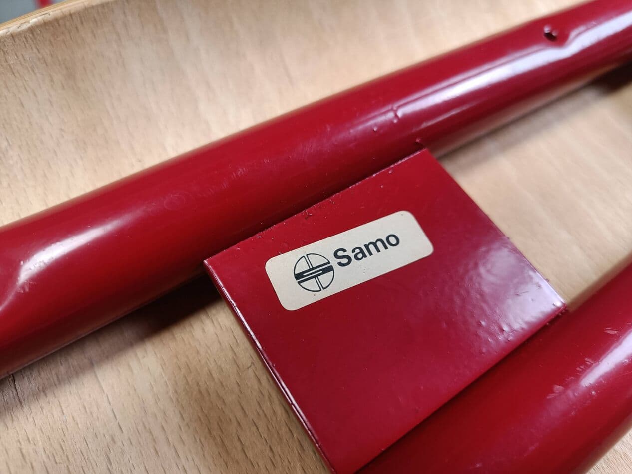 Stołek postmodernistyczny, czerwony, metal, Francja, lata 80. - 269294