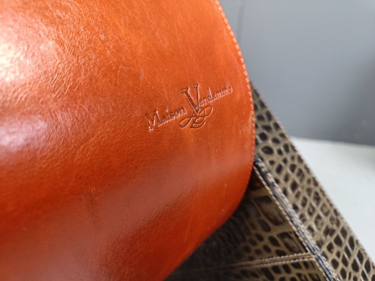 Zestaw czterech foteli, skóra pomarańczowa, skóra ekologiczna ciemnobrązowa, Francja, lata 70. - 269266