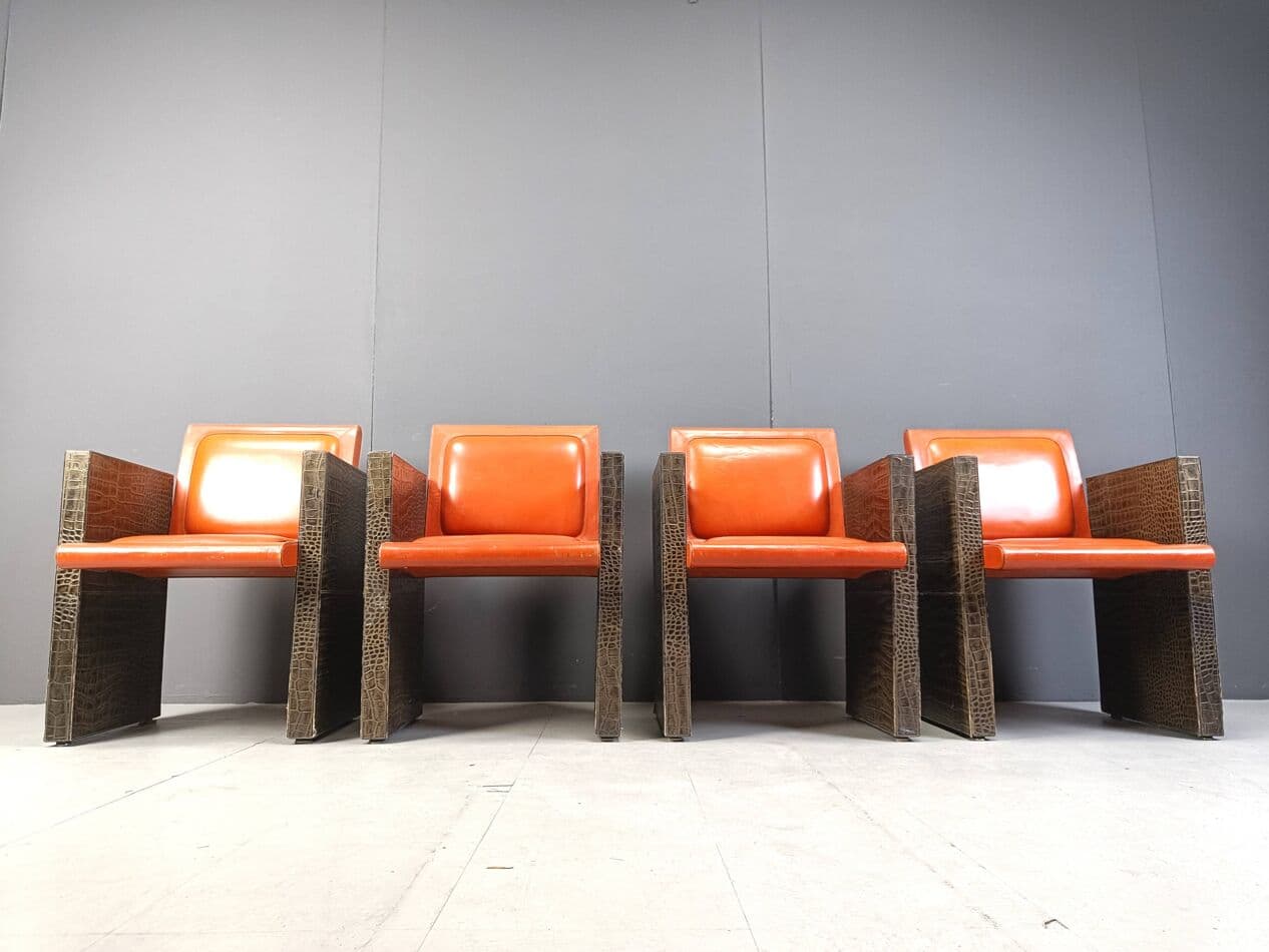 Zestaw czterech foteli, skóra pomarańczowa, skóra ekologiczna ciemnobrązowa, Francja, lata 70. - 269270