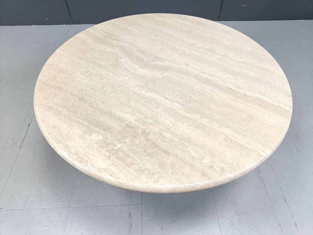 Round coffee table, beige travertine, Italy, 1970s. - 269252