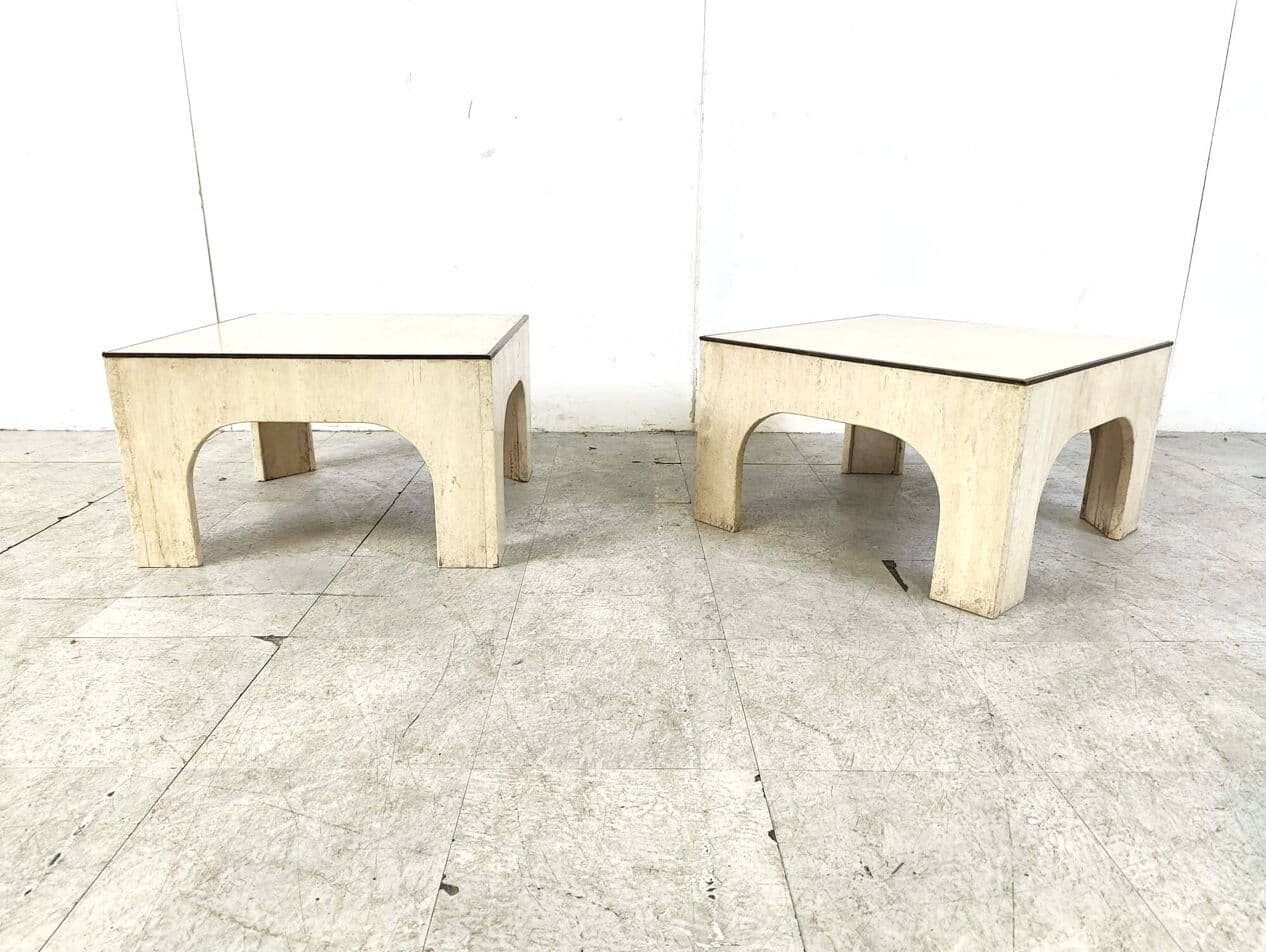 Pair of coffee tables, beige travertine, brass, Italy, 1970s. - 269088