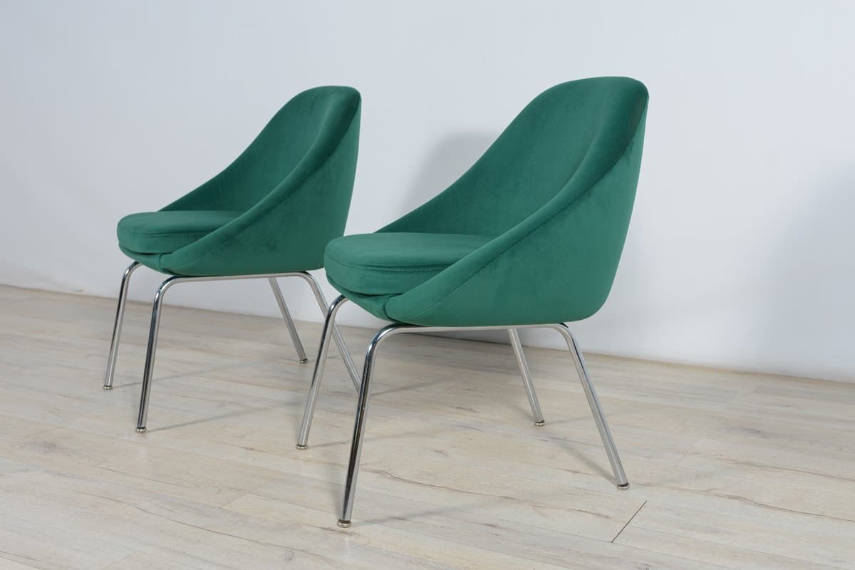 Pair of armchairs, bottle green velvet, chrome, United Kingdom, 1960s. - 261766