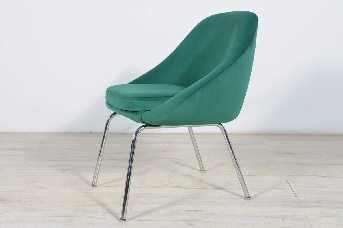 Pair of armchairs, bottle green velvet, chrome, United Kingdom, 1960s. - 261776