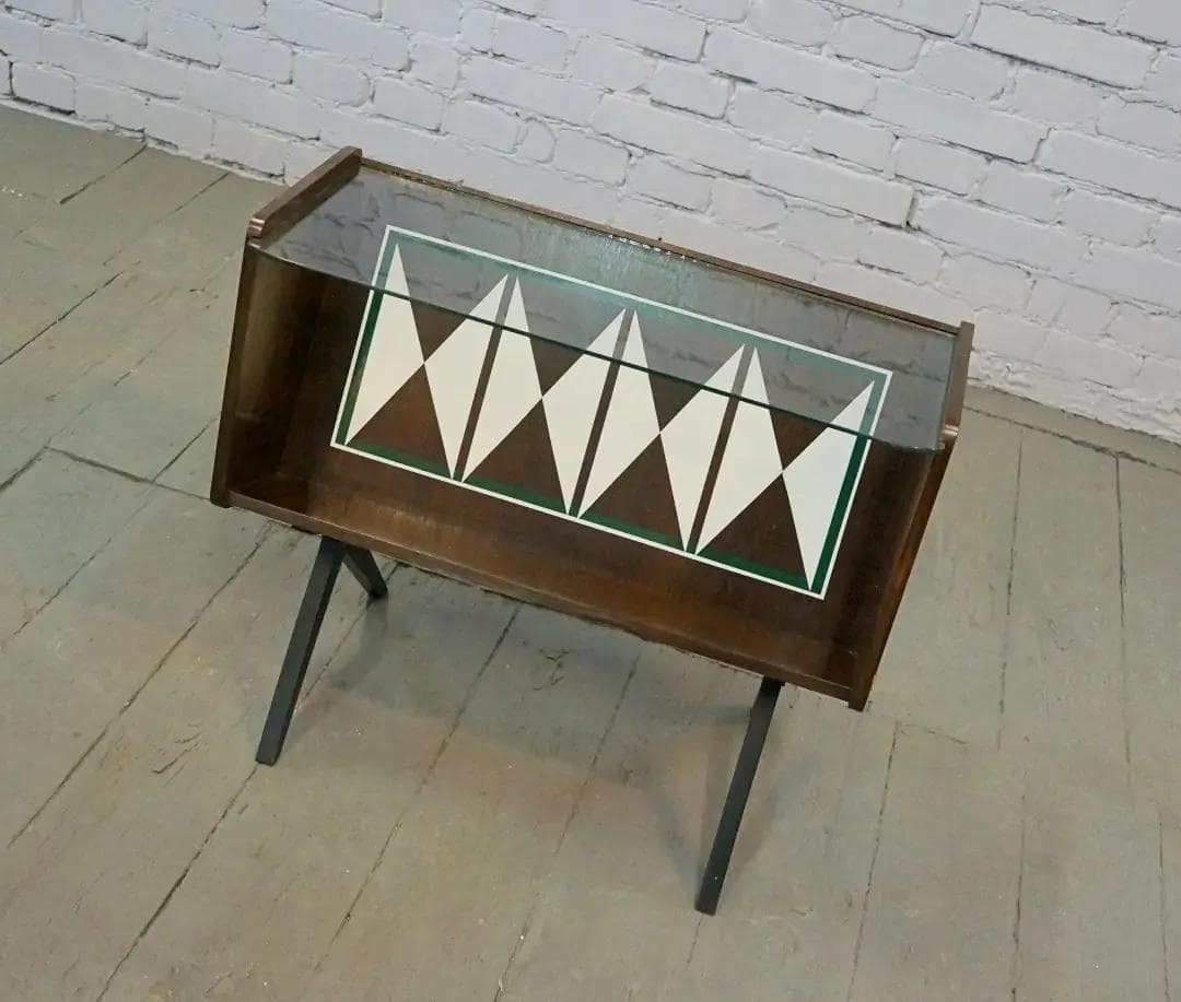Stolik boczny z gazetnikiem, Space Age, drewno brązowy, szkło, Polska, lata 60. - 19388
