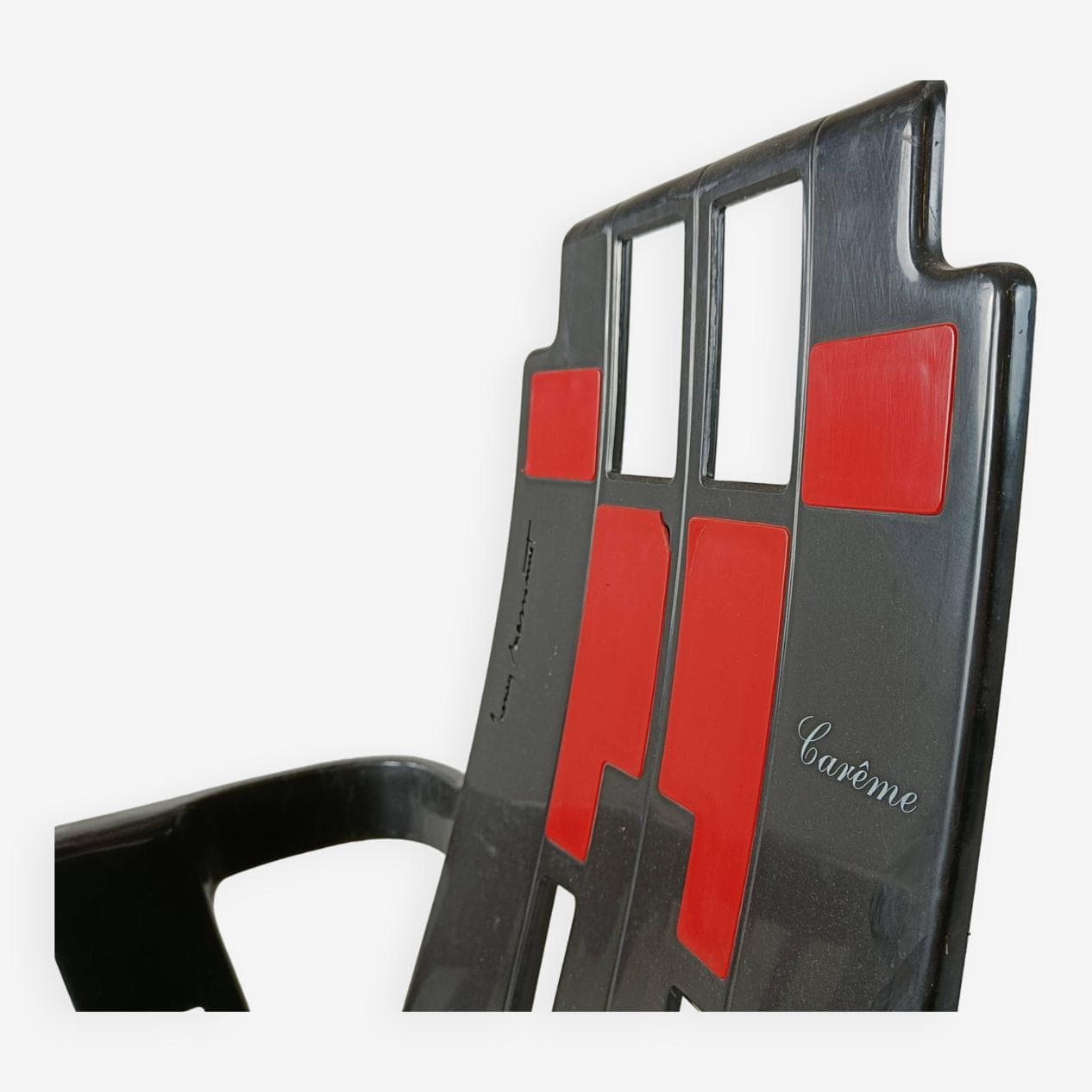 Zestaw sześciu krzeseł z podłokietnikami Boston, czarny czerwony, plastik, proj. P. Paulin, Francja, lata 80. - 268910