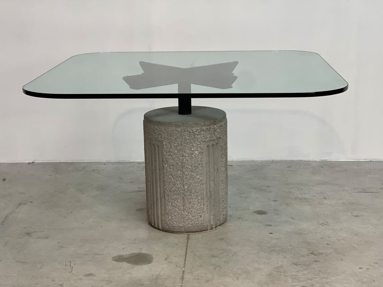 Stół jadalniany Paracarro, szkło przezroczyste, beton szary, metal czarny, proj. G. Offredi, Włochy, lata 70. - 268714