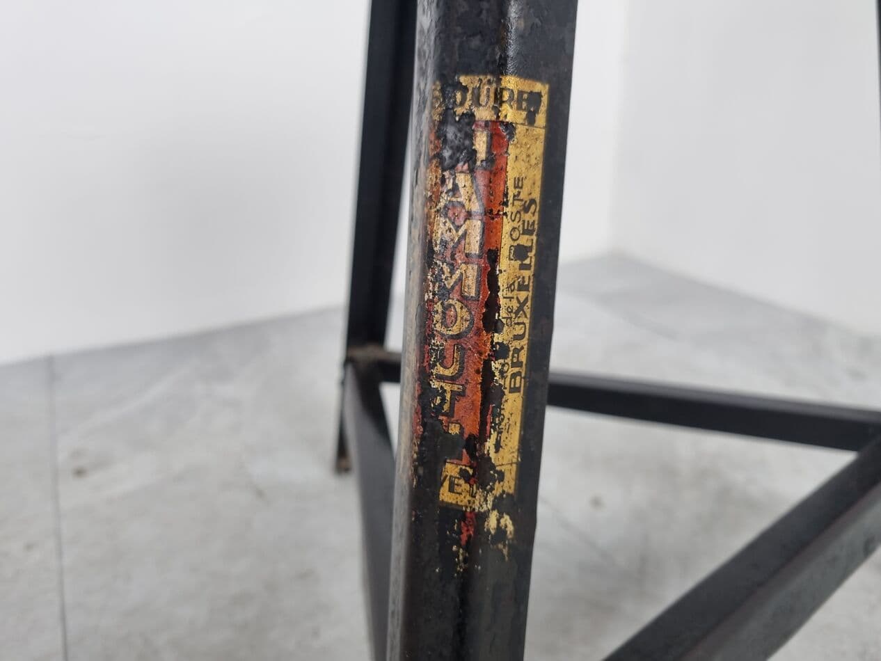 Stołek barowy industrialny, brązowy, metal, Belgia, lata 50. - 268369