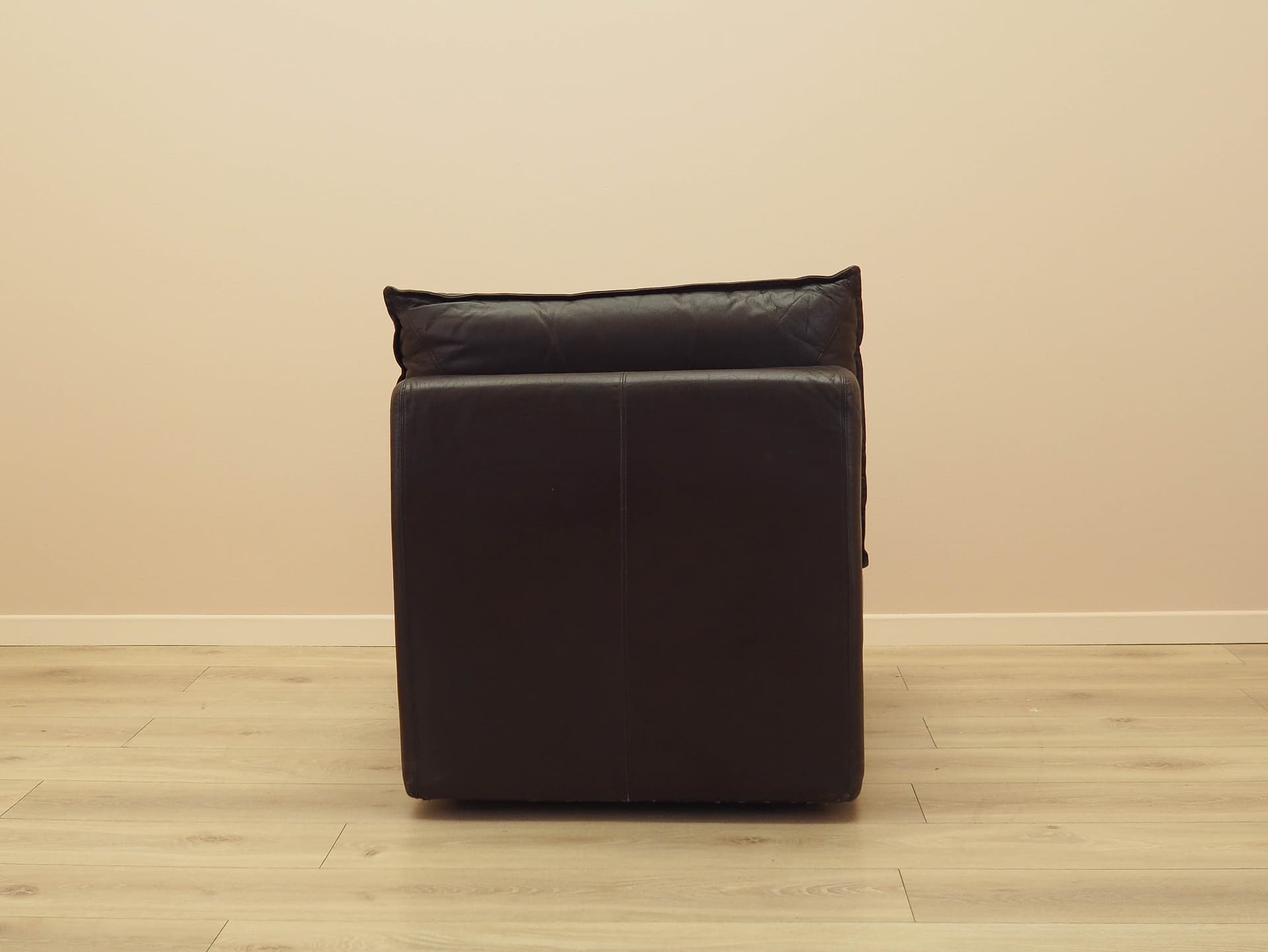 Armchair, brown leather, Italy, 1960s. - 261887