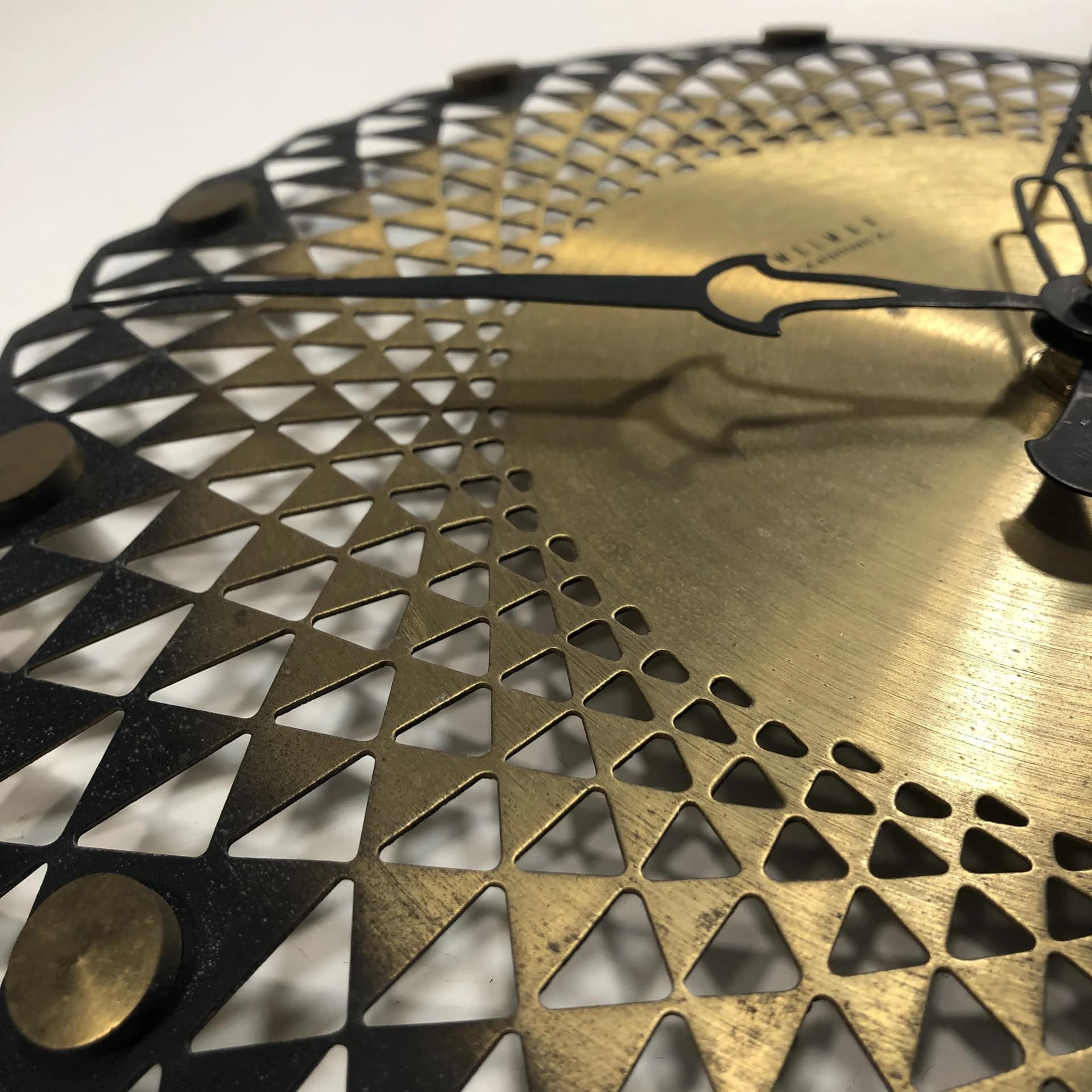 Zegar ścienny, stal czarna, mosiądz złoty, Weimar Electronic, Niemcy, lata 70. - 19586