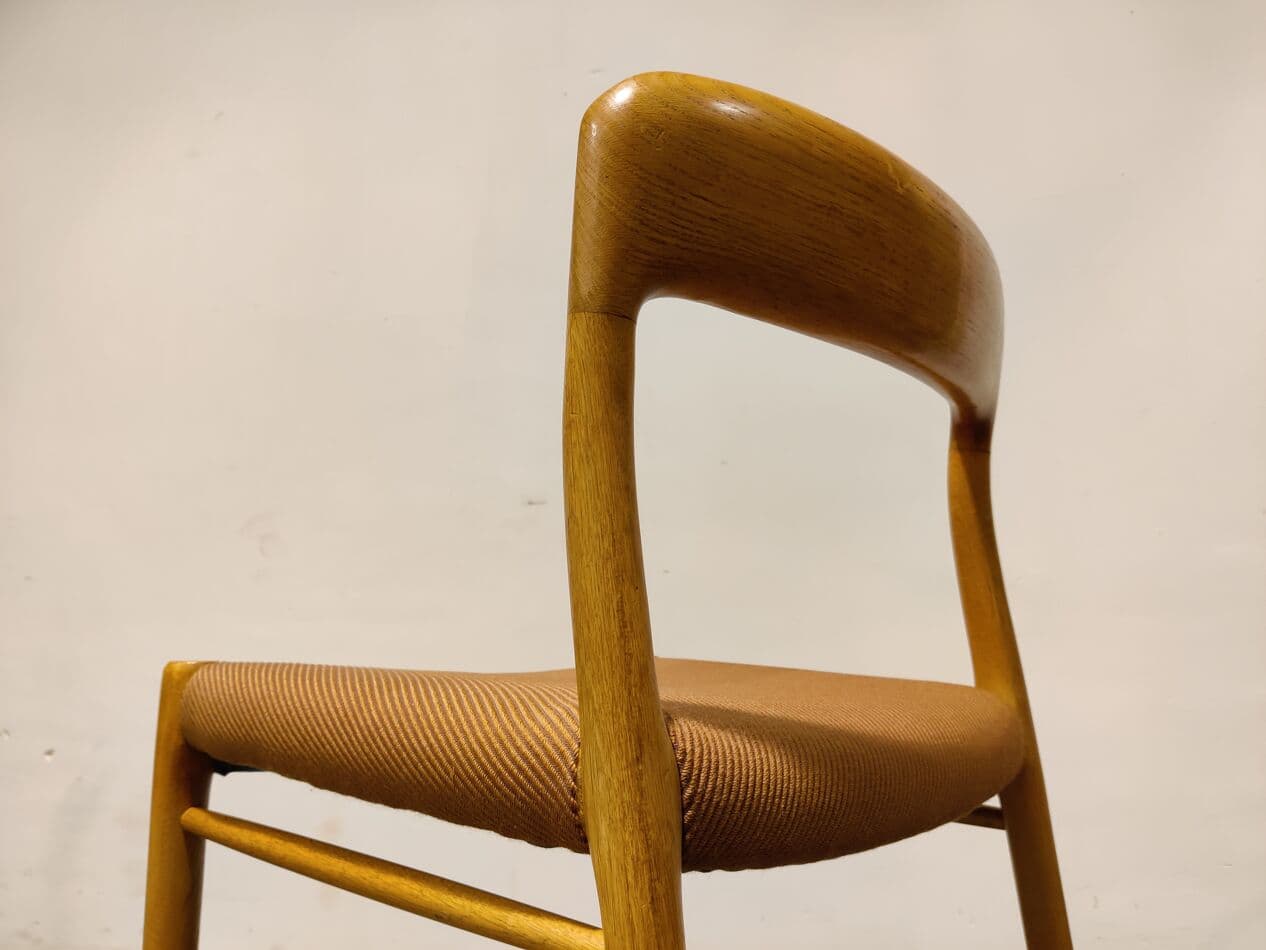 Set of six dining chairs, brown wood, salmon cotton, Denmark, 1960s. - 268200
