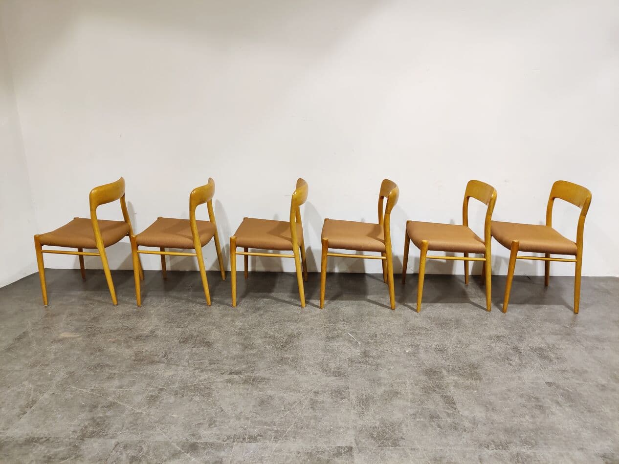 Set of six dining chairs, brown wood, salmon cotton, Denmark, 1960s. - 268204