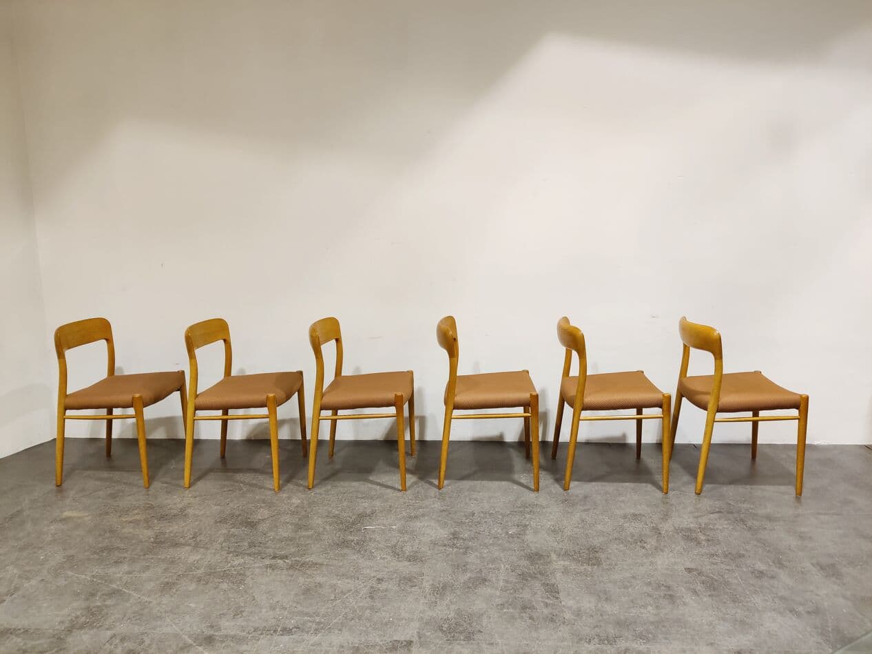 Set of six dining chairs, brown wood, salmon cotton, Denmark, 1960s. - 268202