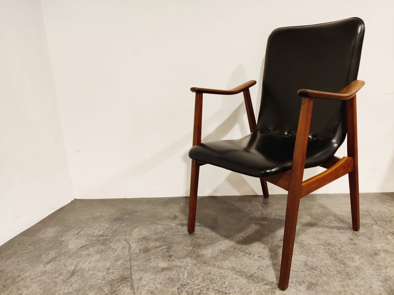 Fotel, czarny skaj, teak, proj. L. van Teeffelen, WéBé, Holandia, lata 60. - 268138