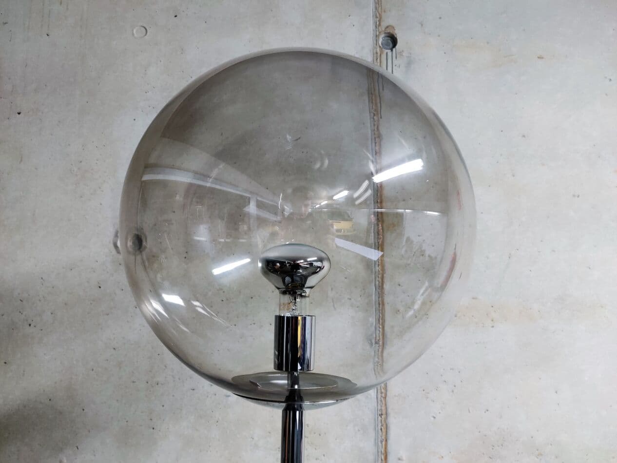 Lampa podłogowa, szare szkło, metal czarny, Holandia, lata 70. - 268055