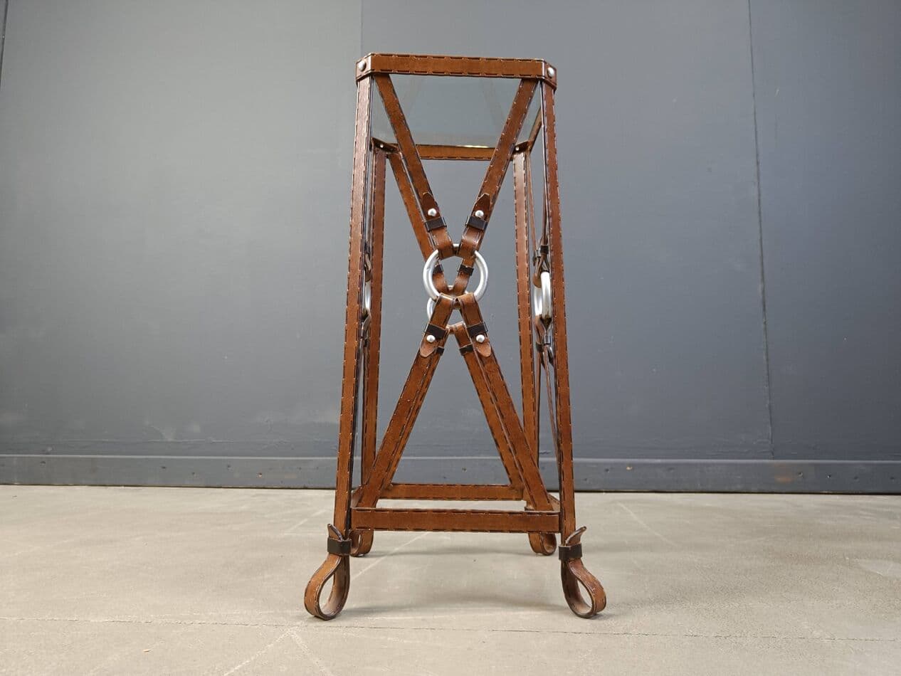 Stolik boczny, styl Jacques Adnet, brązowy, skóra ekologiczna żelazo szkło, Francja, lata 70. - 267720