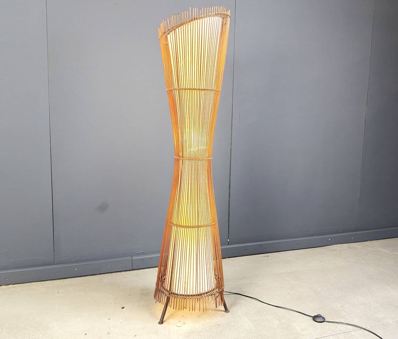 Lampa podłogowa, beżowy, bambus, Włochy, lata 60. - 267547