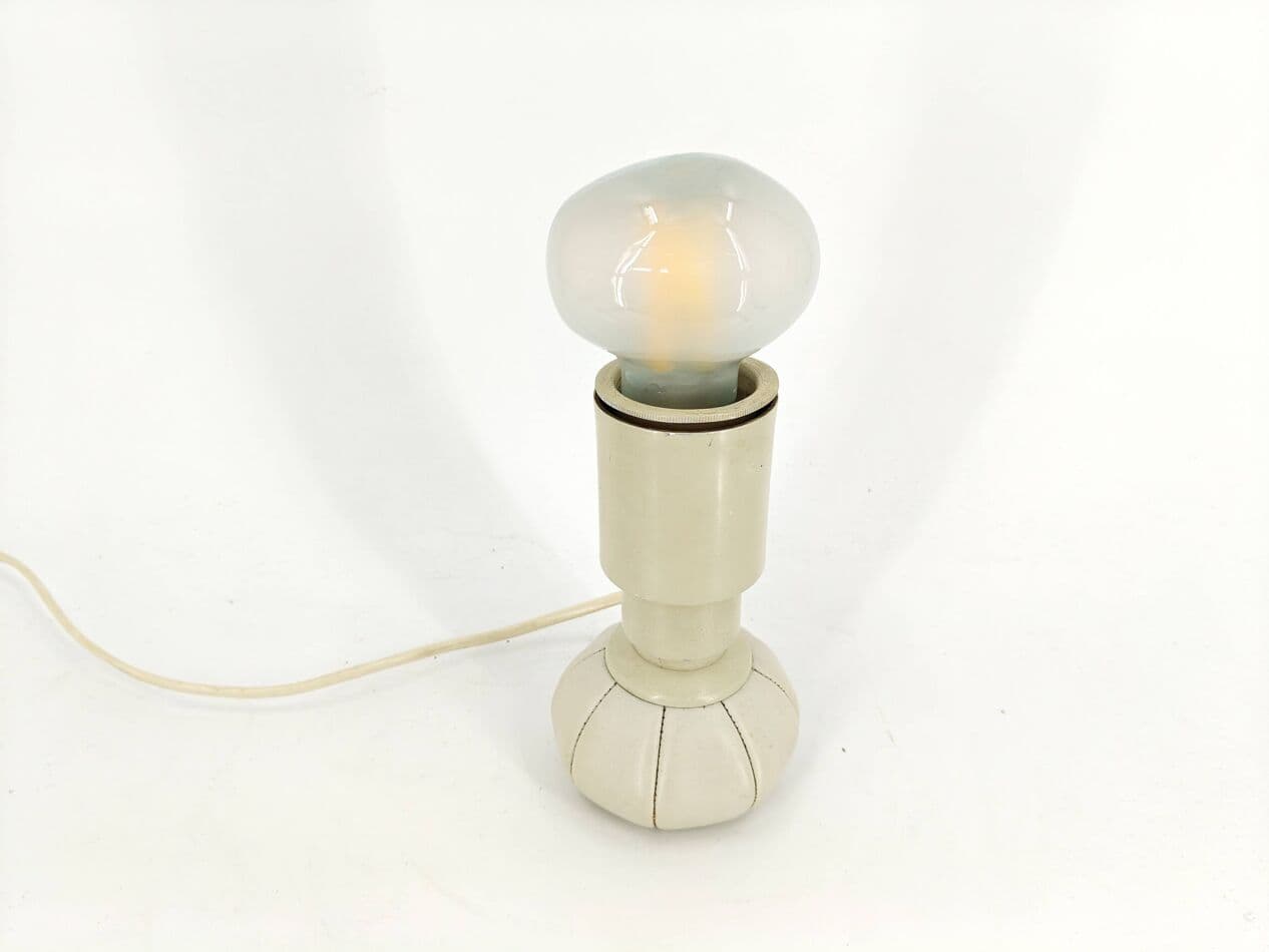 Lampa stołowa, biała, metal, proj. G. Sarfatti, Arteluce, Włochy, lata 60. - 267485