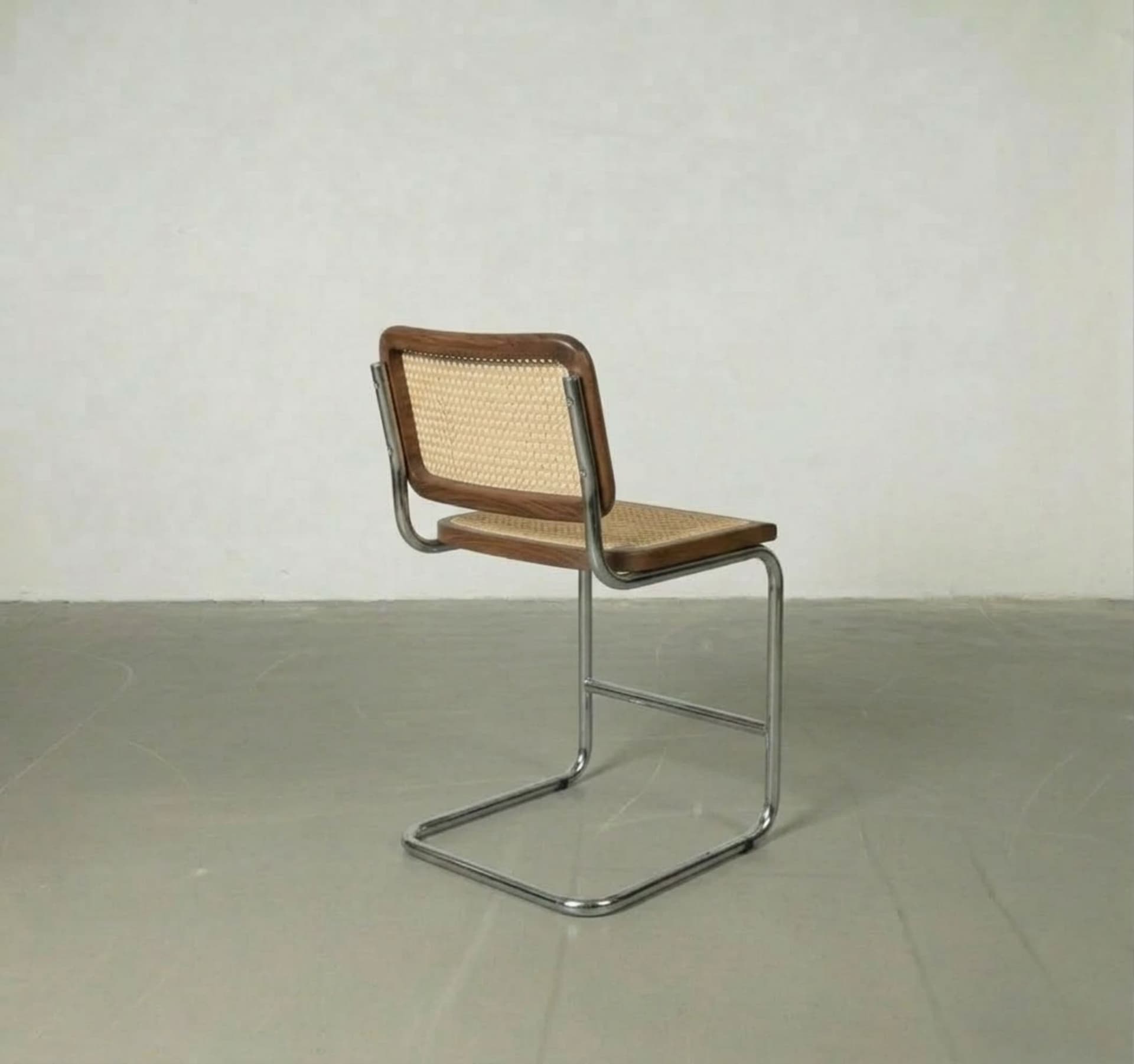 Hoker z giętej stali wg proj. M. Breuer, wys.93 cm, Bauhaus, brązowy - 262045
