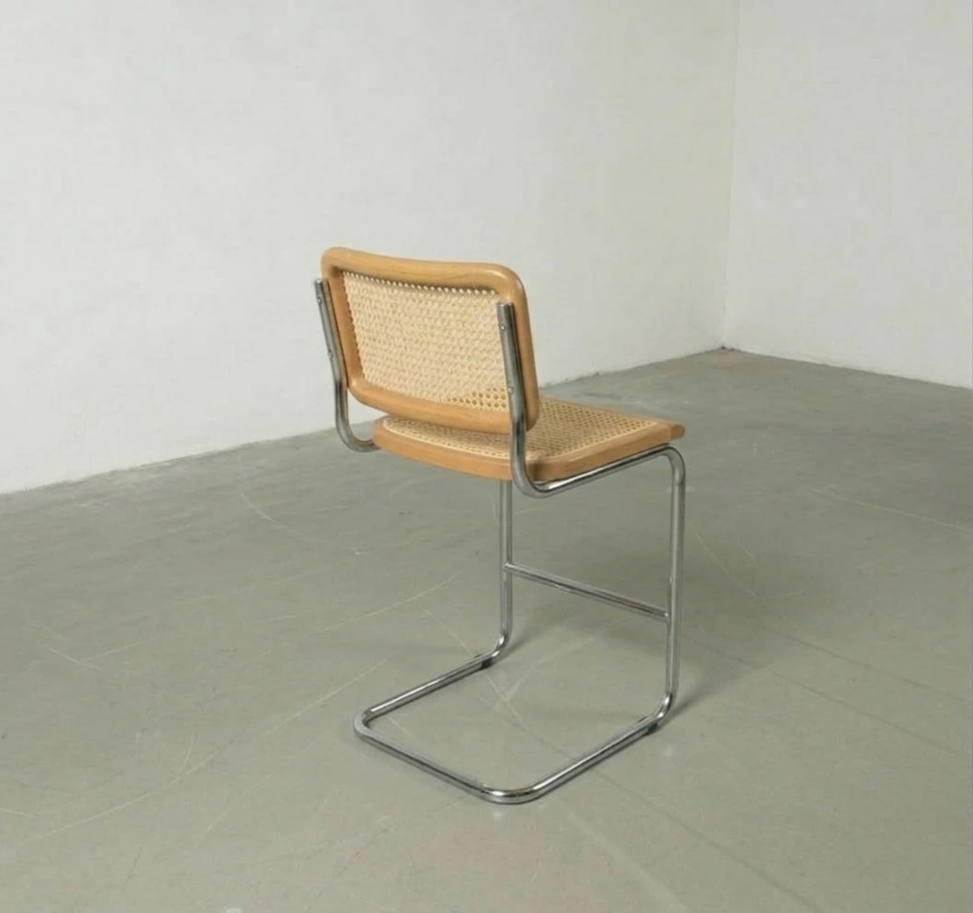 Hoker z giętej stali wg proj. M. Breuer, wys.93 cm, Bauhaus, miodowy - 262081