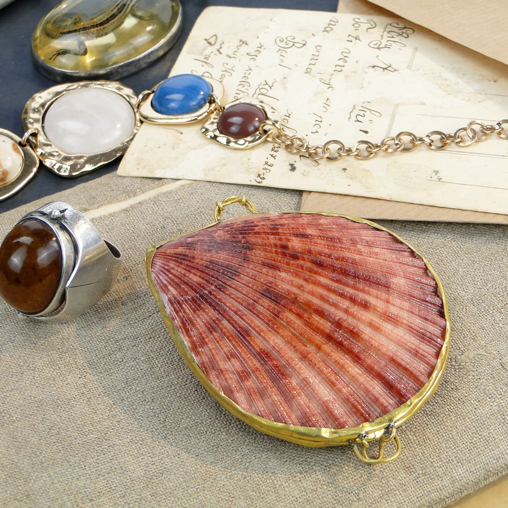 Pudełko na pierścionek, muszla różowa, mosiądz, vintage - 262093