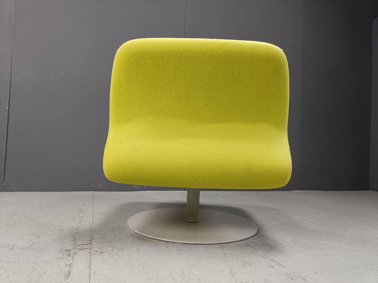 Fotel lounge Attitude, velvet zielony, proj. M. Voss, Fritz Hansen, Dania - 267129