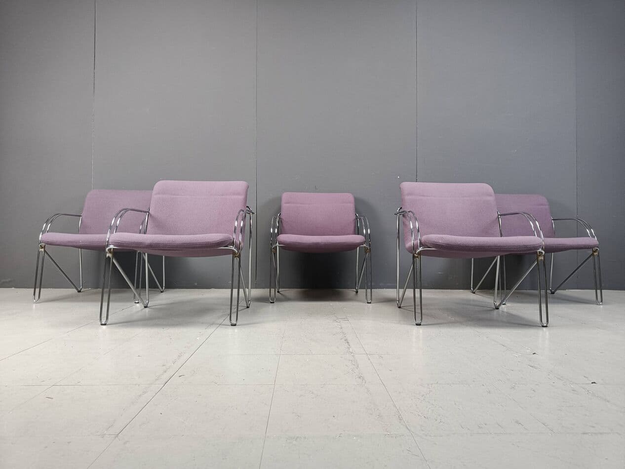 Zestaw pięciu foteli z podłokietnikami, fioletowa tkanina, chrom, proj. A. Hofmann, Gispen/Labofa, Holandia, lata 70. - 267099