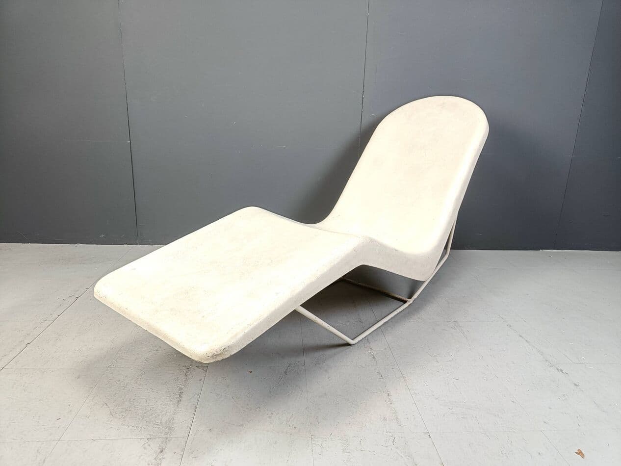 Chaise longue Space Age, white fiberglass, France, 1960s. - 266941