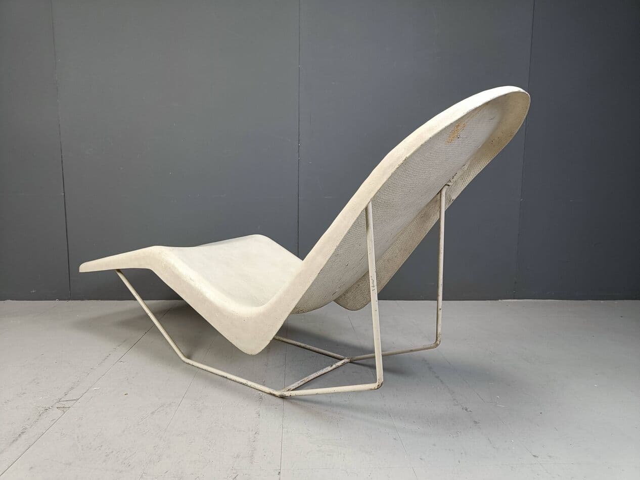 Chaise longue Space Age, white fiberglass, France, 1960s. - 266945