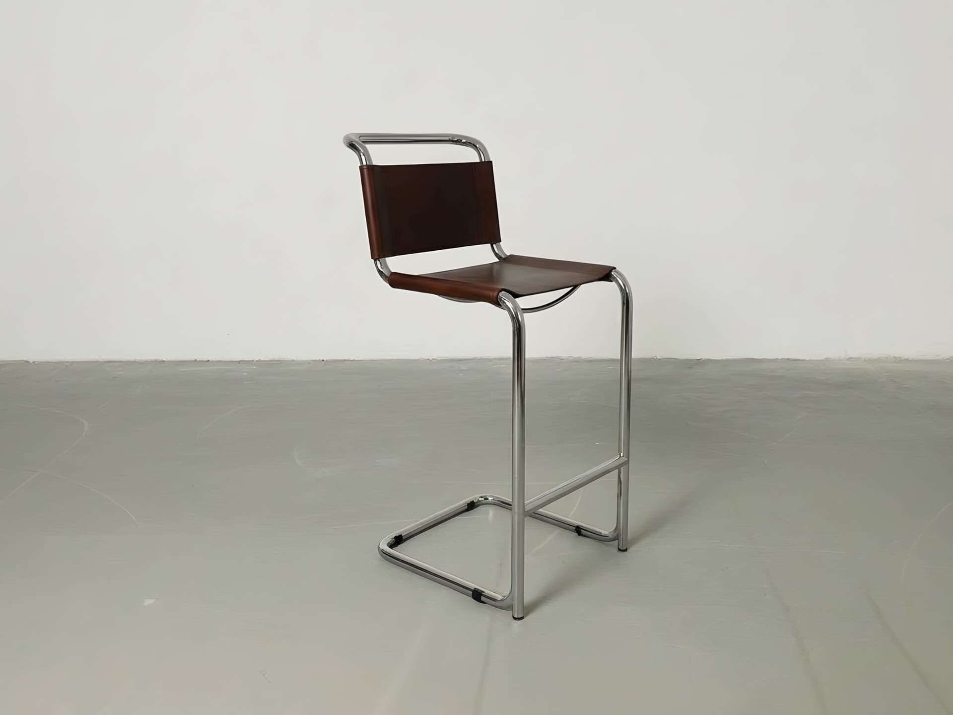 Hoker z giętej stali inspirowany proj. S33 M. Stam, bordowy, skóra naturalna - 262162