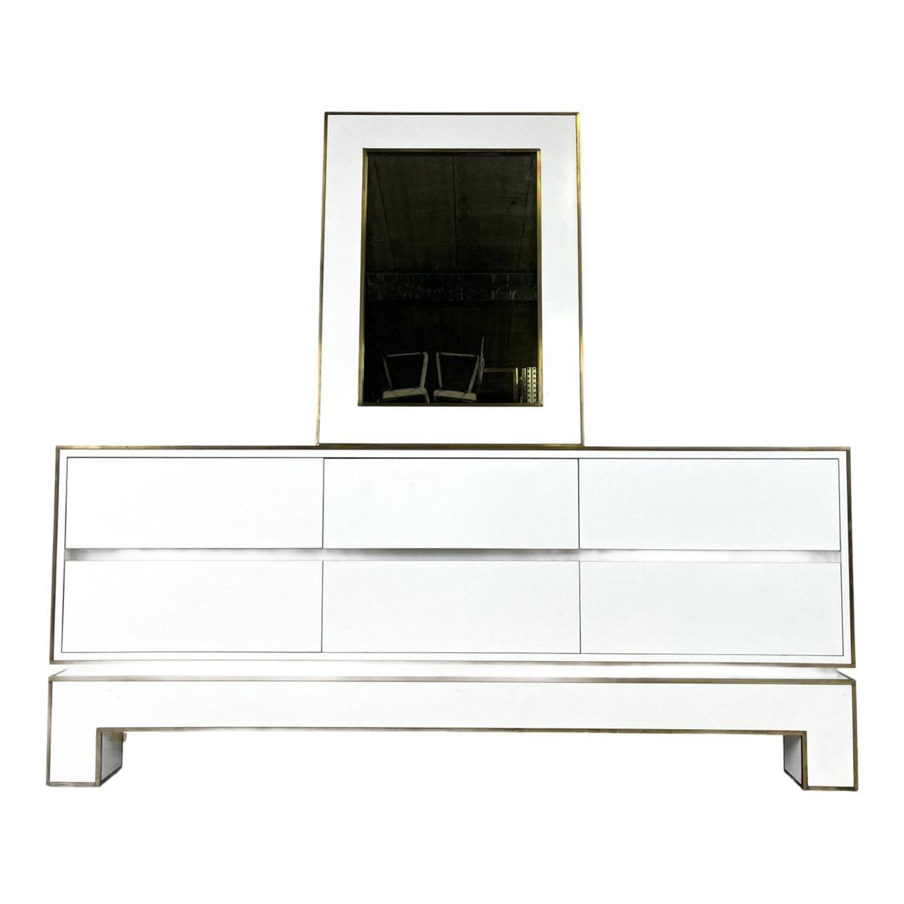 Kredens, biały, drewno lakierowane, proj. A. Delon, Belgia, lata 70.