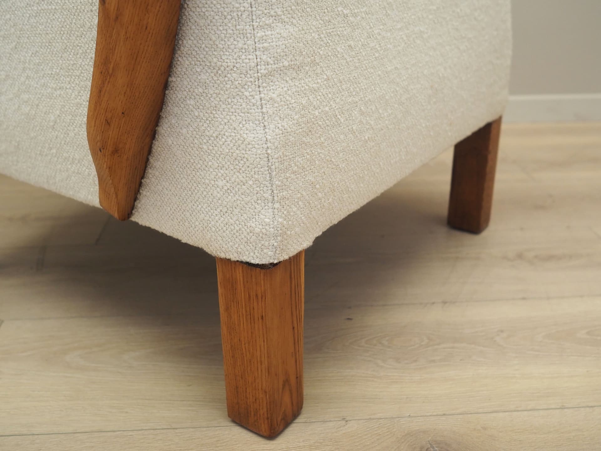 Fotel Art Déco, boucle ivory white, dąb, Dania, lata 50. - 76549