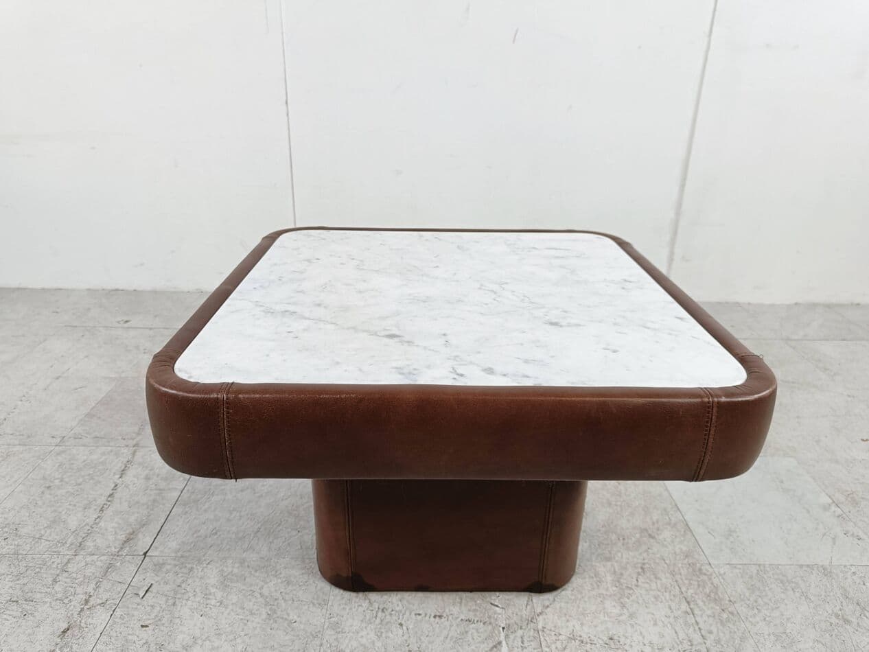 Coffee table, white marble, brown leather, 1970s. - 266479