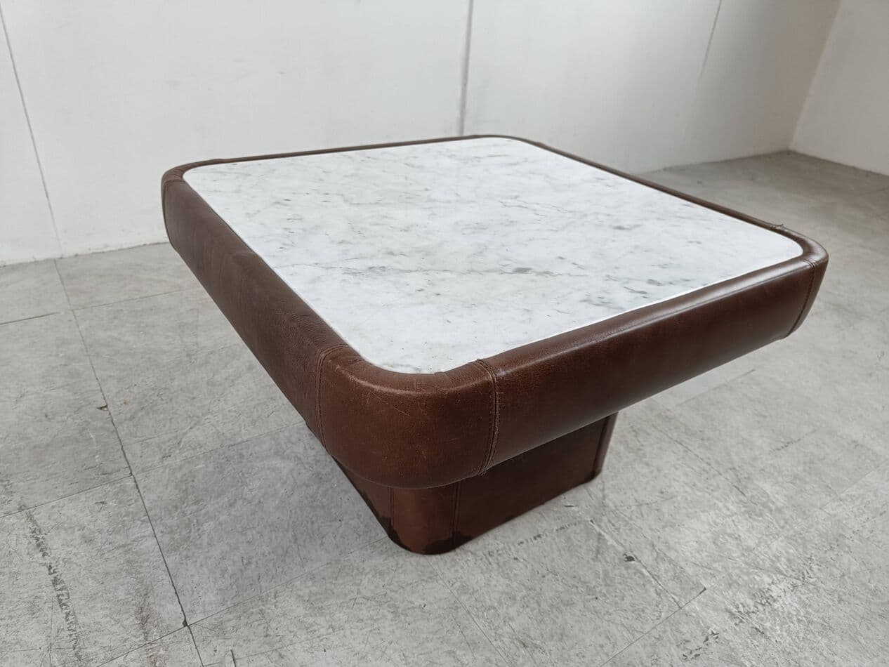 Coffee table, white marble, brown leather, 1970s. - 266474