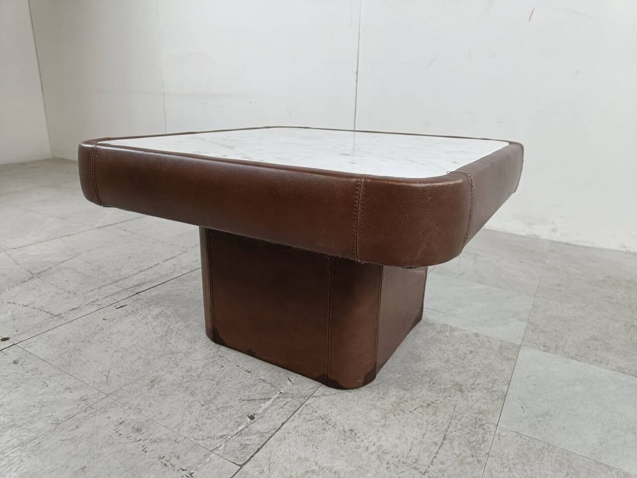 Coffee table, white marble, brown leather, 1970s. - 266472