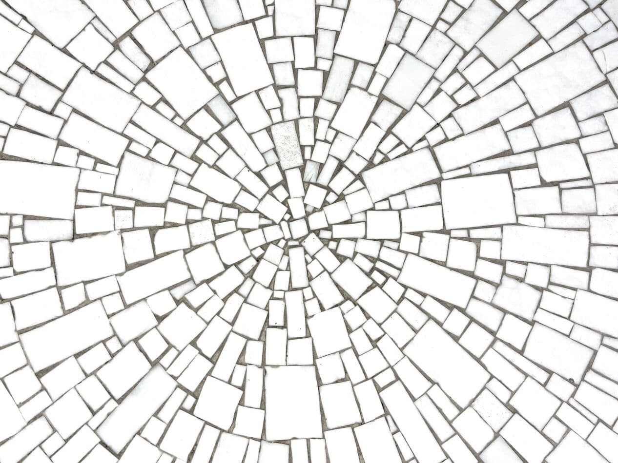 Stolik kawowy, mozaika ceramiczna biały, proj. H. Lilienthal, Niemcy, lata 60. - 266376