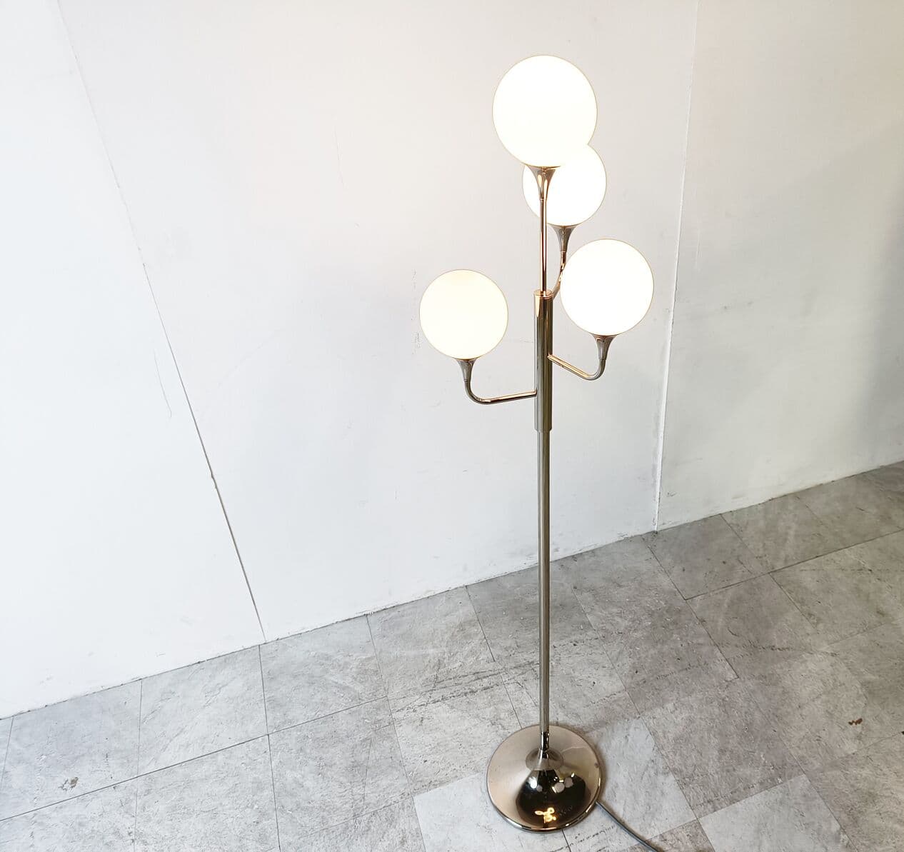 Lampa podłogowa, szkło opalowe chrom srebrny, proj. G. Sciolari, Włochy, lata 70. - 266229