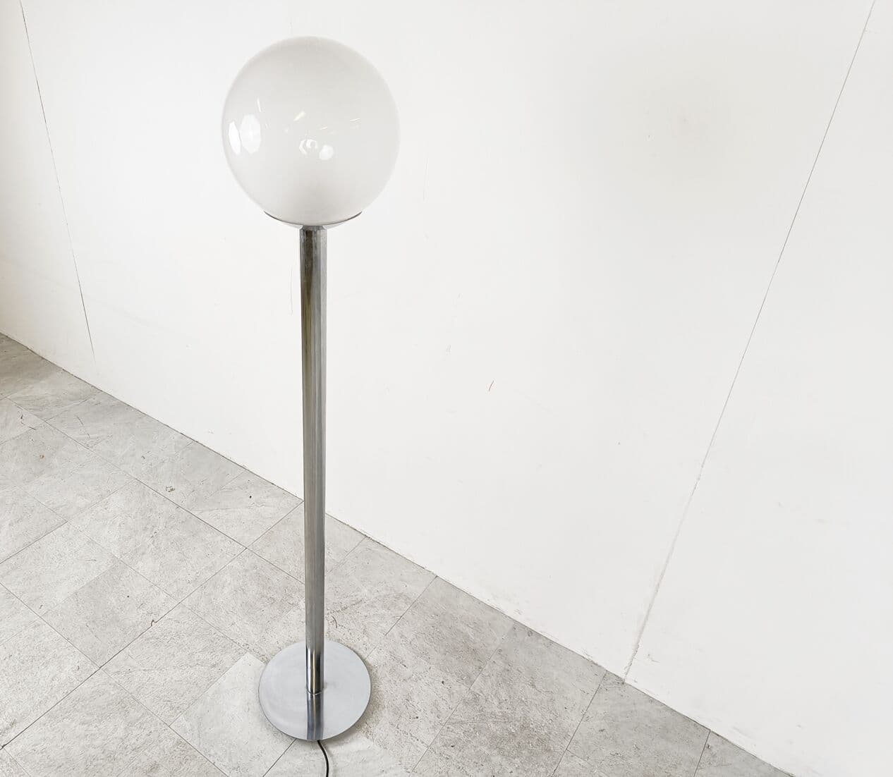 Floor lamp, chrome, glass, Italy, 1970s. - 266200