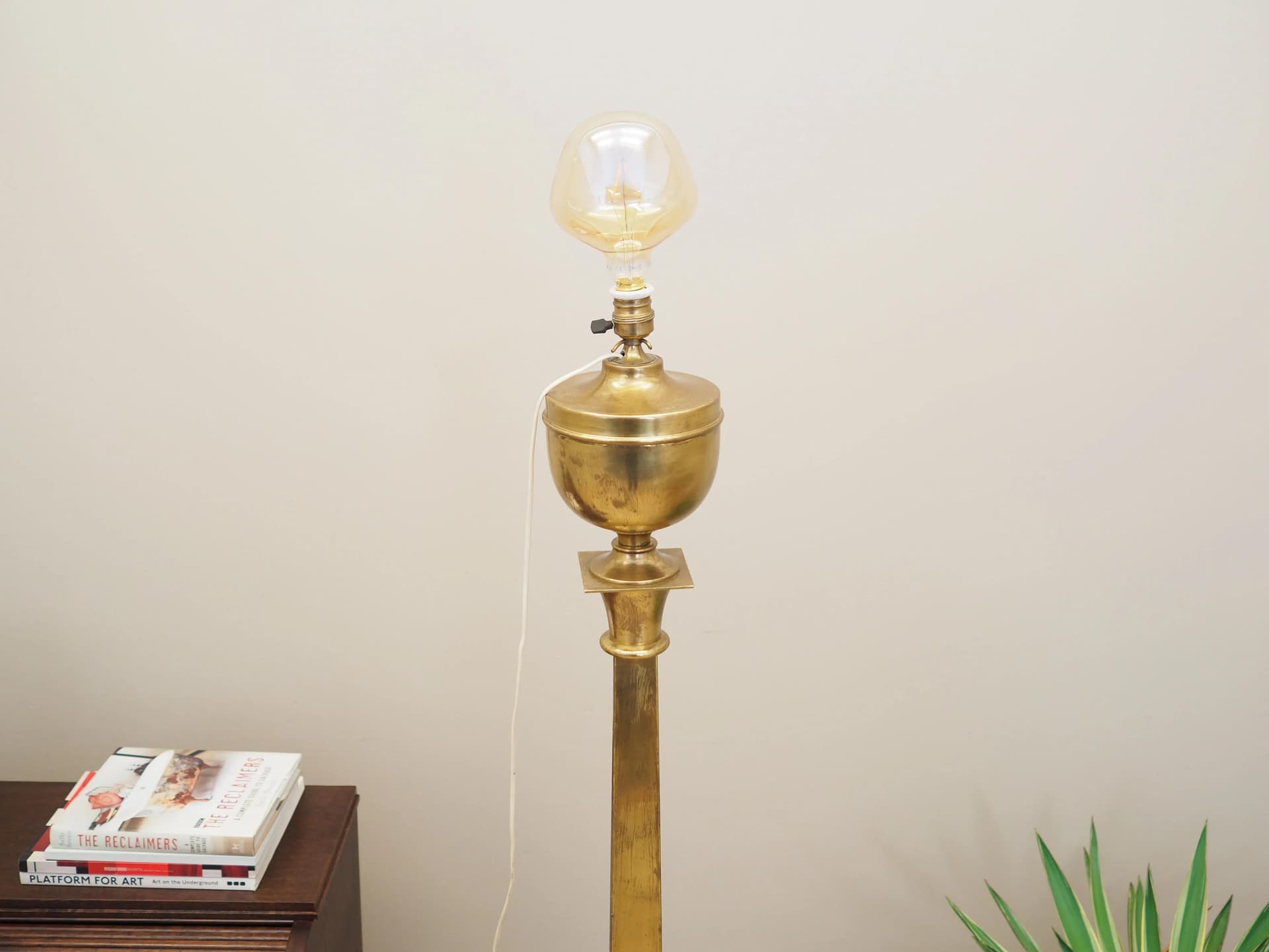 Lampa podłogowa, mosiądz złoty, Dania, lata 60. - 19725