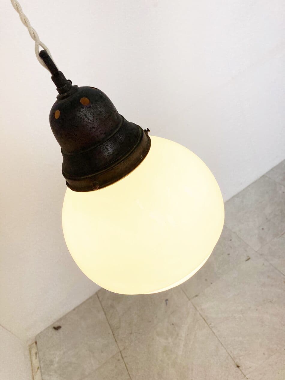 Lampa wisząca Art Deco, opalowe szkło białe, Belgia, lata 30. - 266029