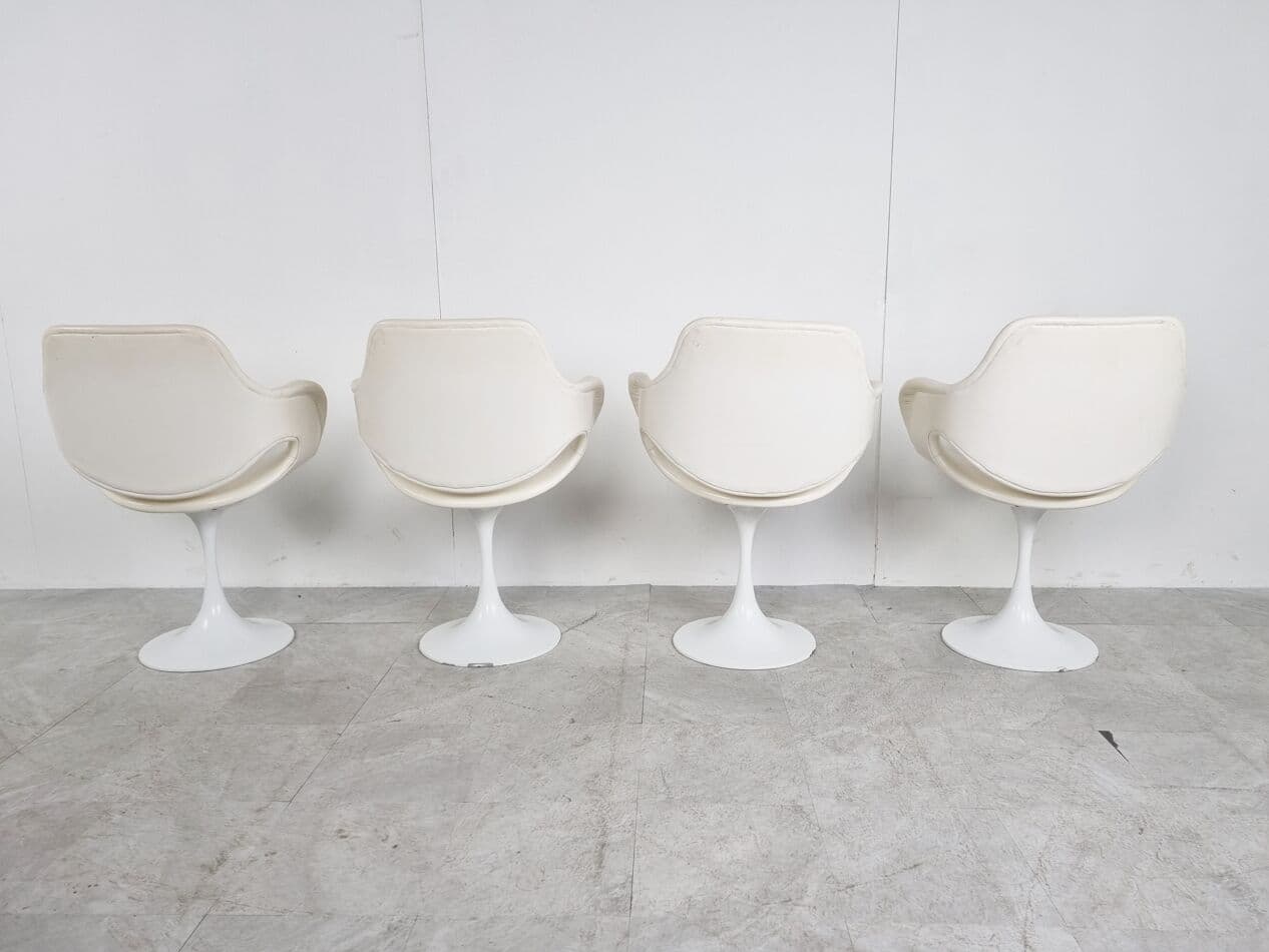 Set of Four Tulip Chairs, white faux leather, white metal, France, 1960s. - 265678